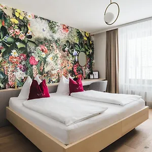 Otel Altstadthotel Weisse Taube