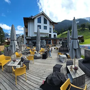 Skill Mountain - Und Bike Im Sommer Mit Joker Card Hostel Saalbach-Hinterglemm